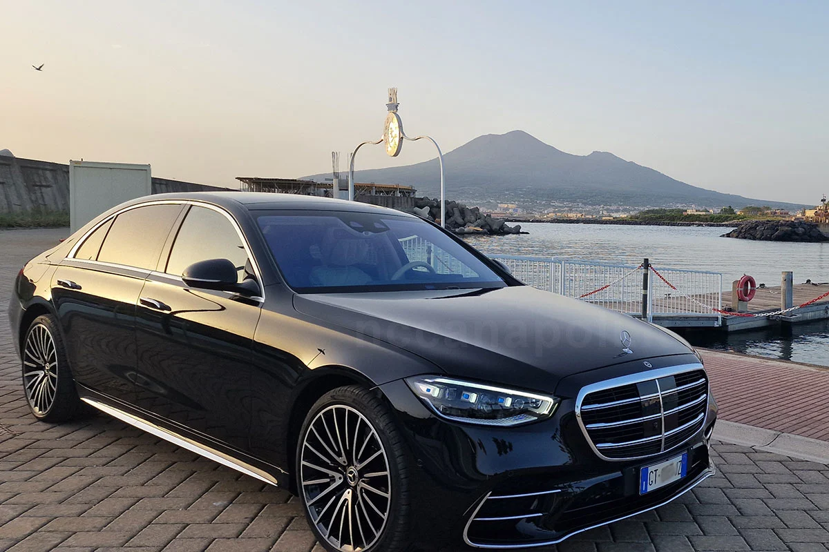 Esterno ammiraglia di lusso Mercedes Classe S per NCC